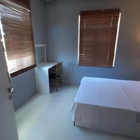 Elda Prestige Apt * シダ